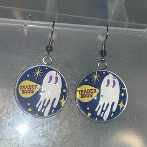 Trader Joe’s earrings 25mm ghost
